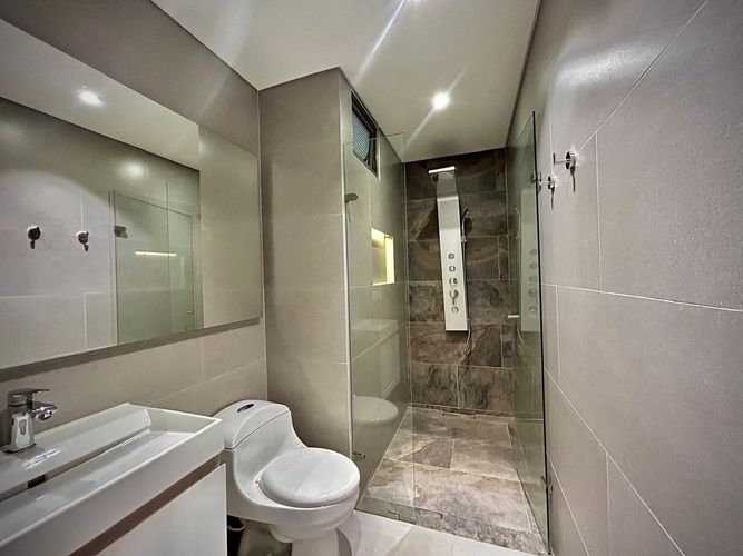 Apartaestudio en venta en Santa Barbara Occidental, Bogotá, 66 m² · foto 11 de 23