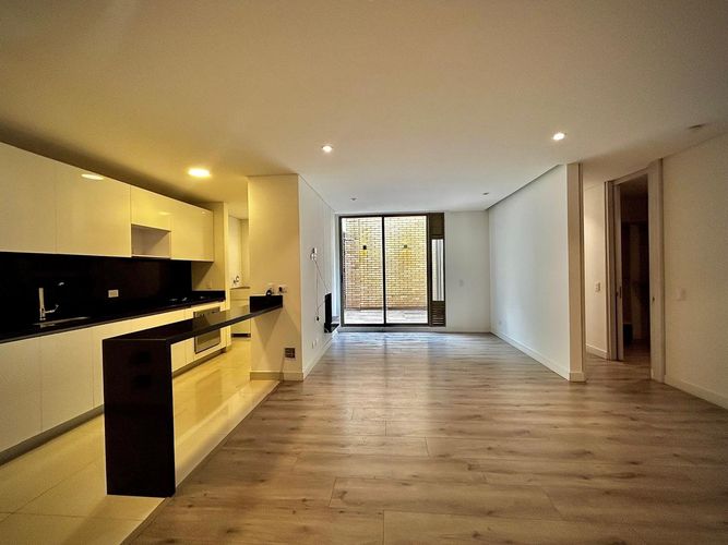 Apartaestudio en venta en Santa Barbara Occidental, Bogotá, 66 m² · foto 15 de 23