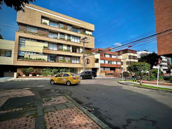 Apartaestudio en venta en Santa Barbara Occidental, Bogotá, 66 m² · foto 4 de 23
