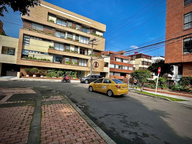Apartaestudio en venta en Santa Barbara Occidental, Bogotá, 66 m² · foto 6 de 23
