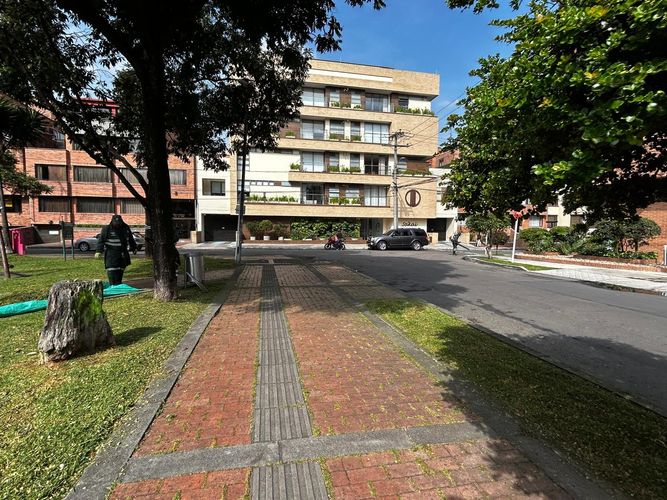 Apartaestudio en venta en Santa Barbara Occidental, Bogotá, 66 m² · foto 2 de 23