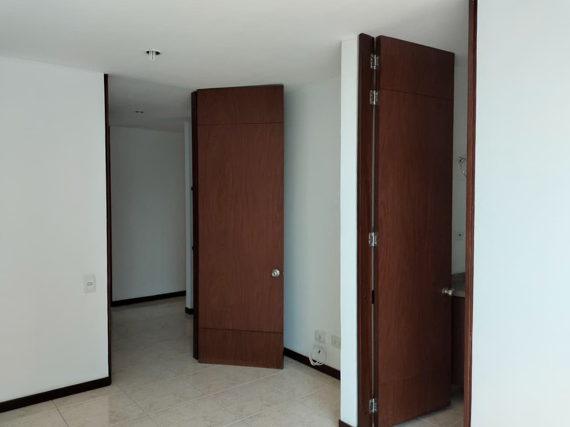 Apartamento en arriendo en El Poblado, Medellín · foto 10 de 19