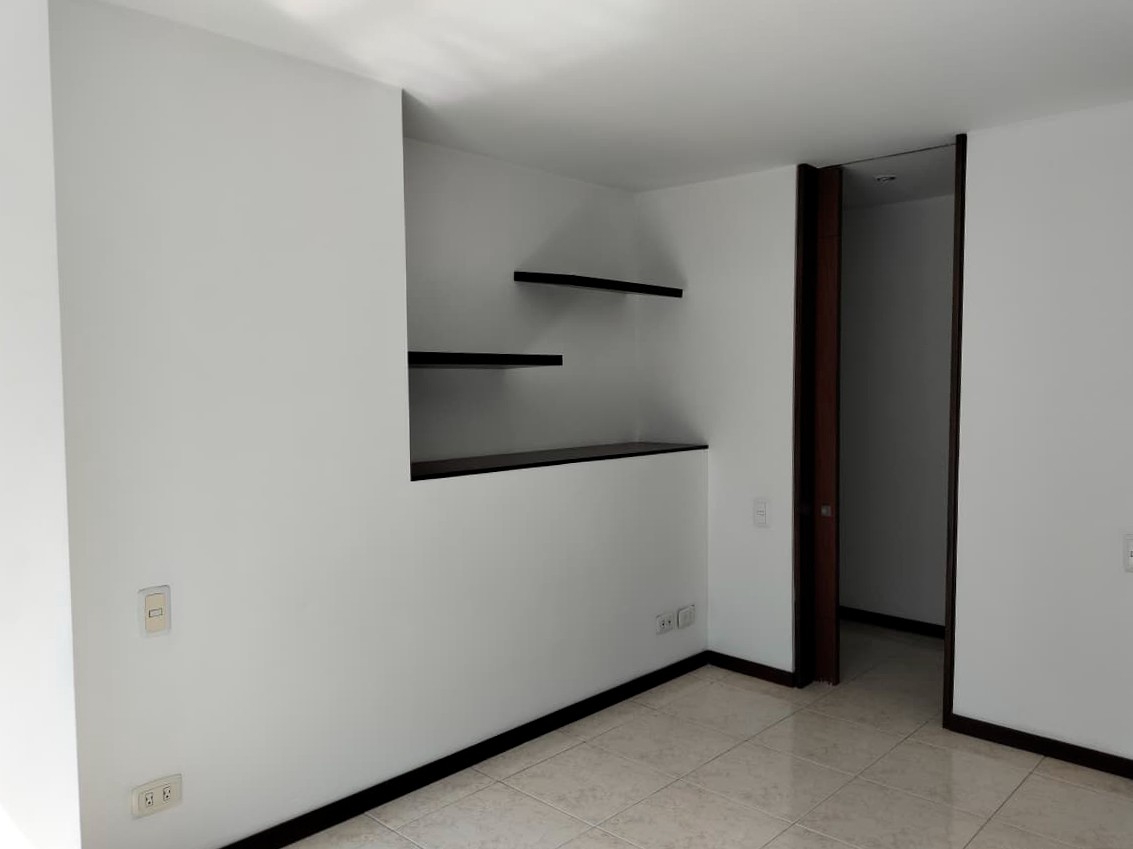 Apartamento en arriendo en El Poblado, Medellín · foto 8 de 19
