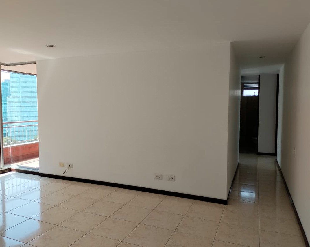 Apartamento en arriendo en El Poblado, Medellín · foto 2 de 19