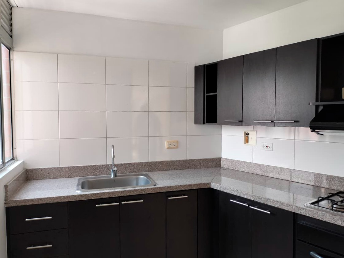 Apartamento en arriendo en El Poblado, Medellín · foto 4 de 19