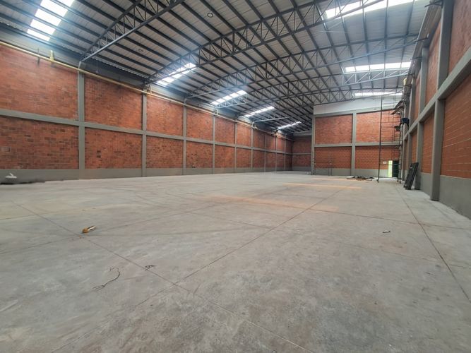 Bodega en arriendo en Santana, Dosquebradas, 1500 m² · foto 2 de 8