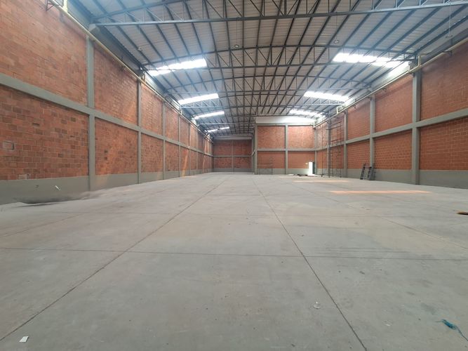 Bodega en arriendo en Santana, Dosquebradas, 1500 m² · foto 3 de 8