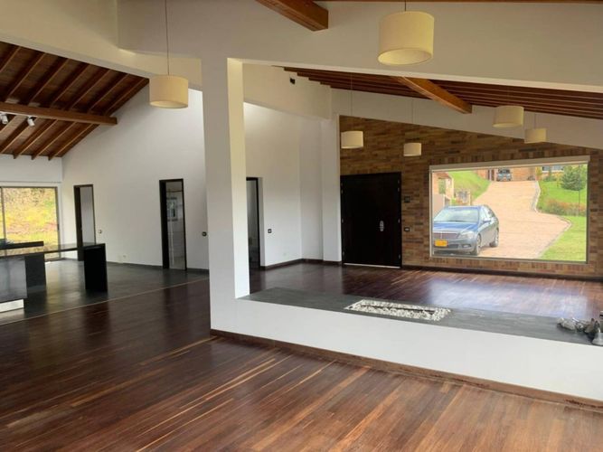 Casa de 3 alcobas en venta en Yerbabuena, Sopó, 370 m² · foto 7 de 21