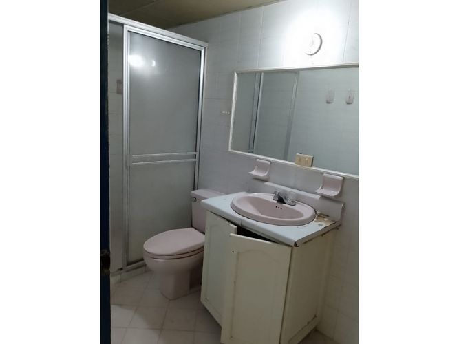 Casa de 6 alcobas en venta en Santa Mónica, Medellín, 250 m² · foto 14 de 24