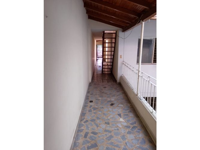 Casa de 6 alcobas en venta en Santa Mónica, Medellín, 250 m² · foto 17 de 24
