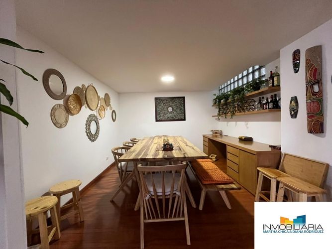 Apartamento de 3 alcobas en venta en Quinta Camacho, Bogotá, 171 m² · foto 4 de 15