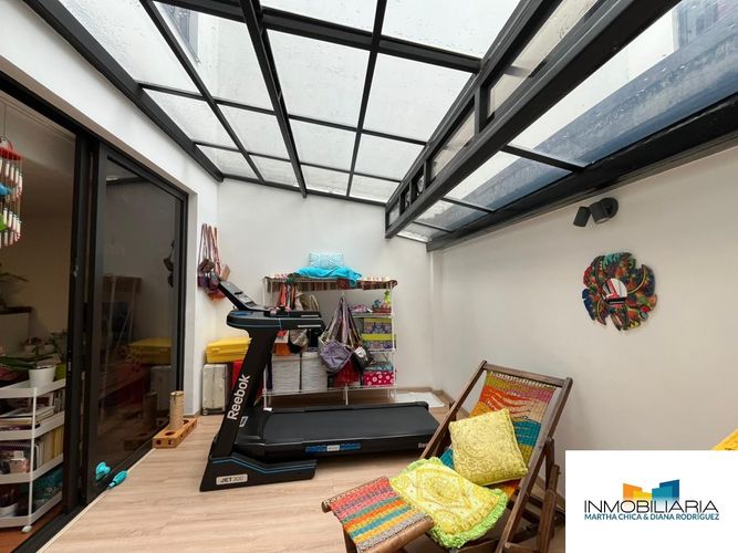 Apartamento de 3 alcobas en venta en Quinta Camacho, Bogotá, 171 m² · foto 7 de 15