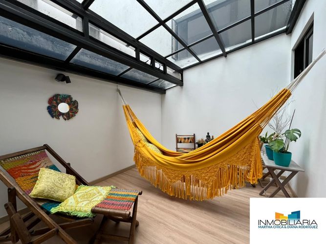 Apartamento de 3 alcobas en venta en Quinta Camacho, Bogotá, 171 m² · foto 9 de 15