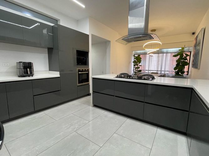 Apartamento de 5 alcobas en venta en El Poblado, Medellín, 262 m² · foto 10 de 24