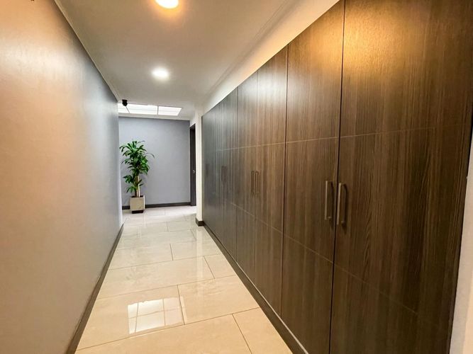 Apartamento de 5 alcobas en venta en El Poblado, Medellín, 262 m² · foto 13 de 24