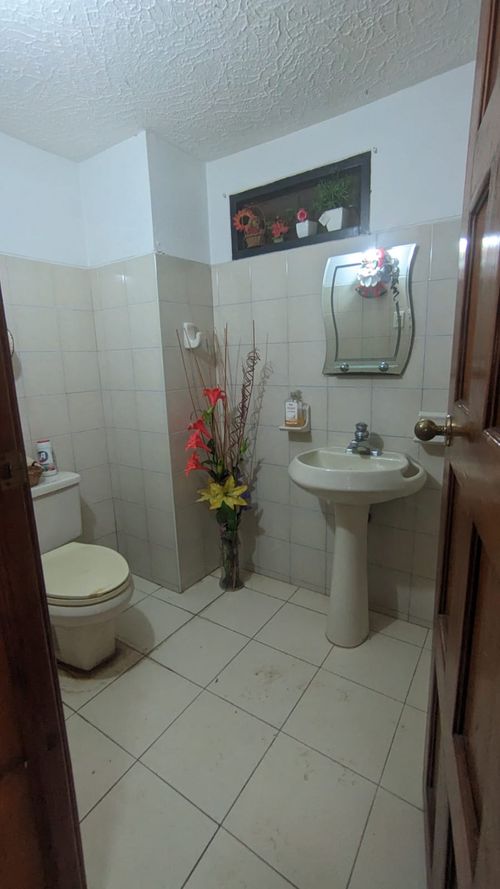 Casa de 4 alcobas en venta en Los Profesionales, Armenia, 231 m² · foto 6 de 12