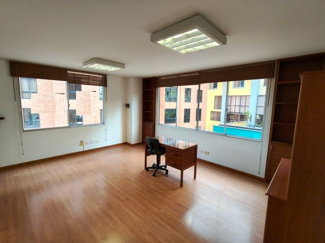Oficina en venta en Norte De Armenia, Armenia, 28 m² · foto 2 de 13