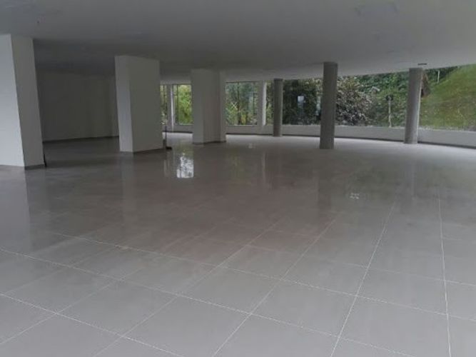 Local en venta en Avenida Alberto Mendoza, Manizales, 668 m² · foto 7 de 9