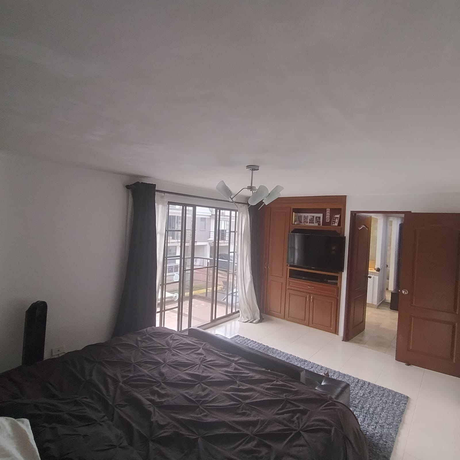Casa en venta en El Dorado, Pereira · foto 3 de 24