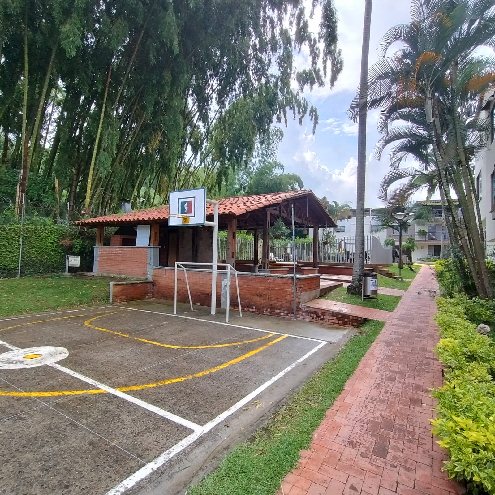Casa en venta en El Dorado, Pereira · foto 10 de 24