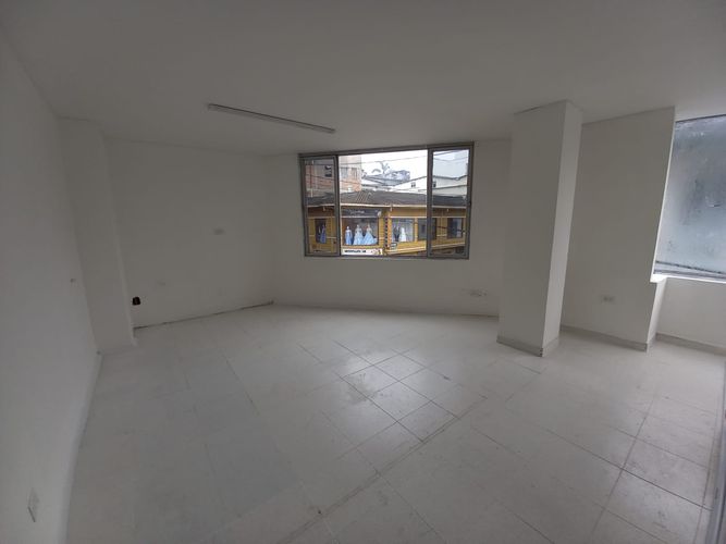 Oficina en arriendo en El Centro, Manizales, 20 m² · foto 2 de 10