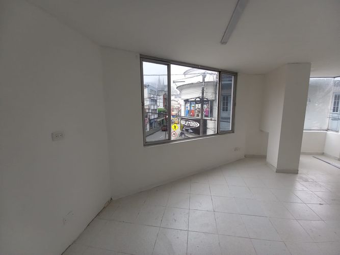 Oficina en arriendo en El Centro, Manizales, 20 m² · foto 6 de 10