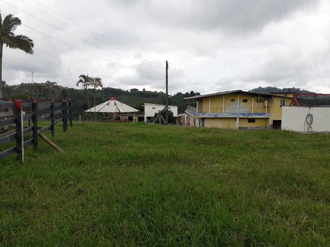 Finca en venta en Tribunas Corcega, Pereira, 500 m² · foto 3 de 24