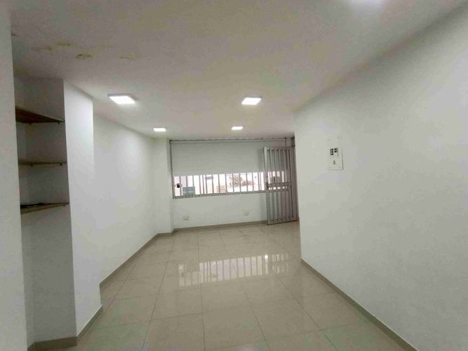 Local en venta en Palermo, Manizales, 30 m² · foto 2 de 24