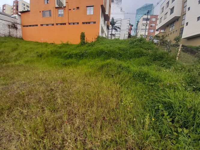 Lote en venta en Los Laureles, Manizales, 916 m² · foto 2 de 24