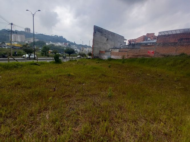 Lote en venta en Los Laureles, Manizales, 916 m² · foto 6 de 24