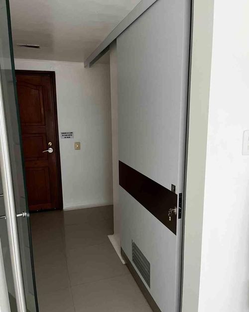 Consultorio en venta en San Jose Sur, Pereira, 35 m² · foto 2 de 17
