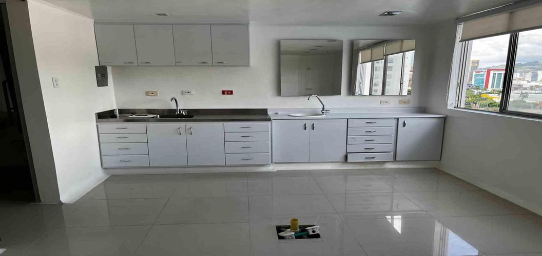 Consultorio en venta en San Jose Sur, Pereira, 35 m² · foto 12 de 17