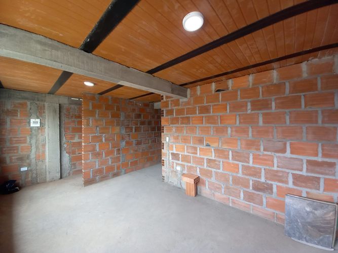 Edificio en venta en El Paraiso, Pereira, 270 m² · foto 2 de 24