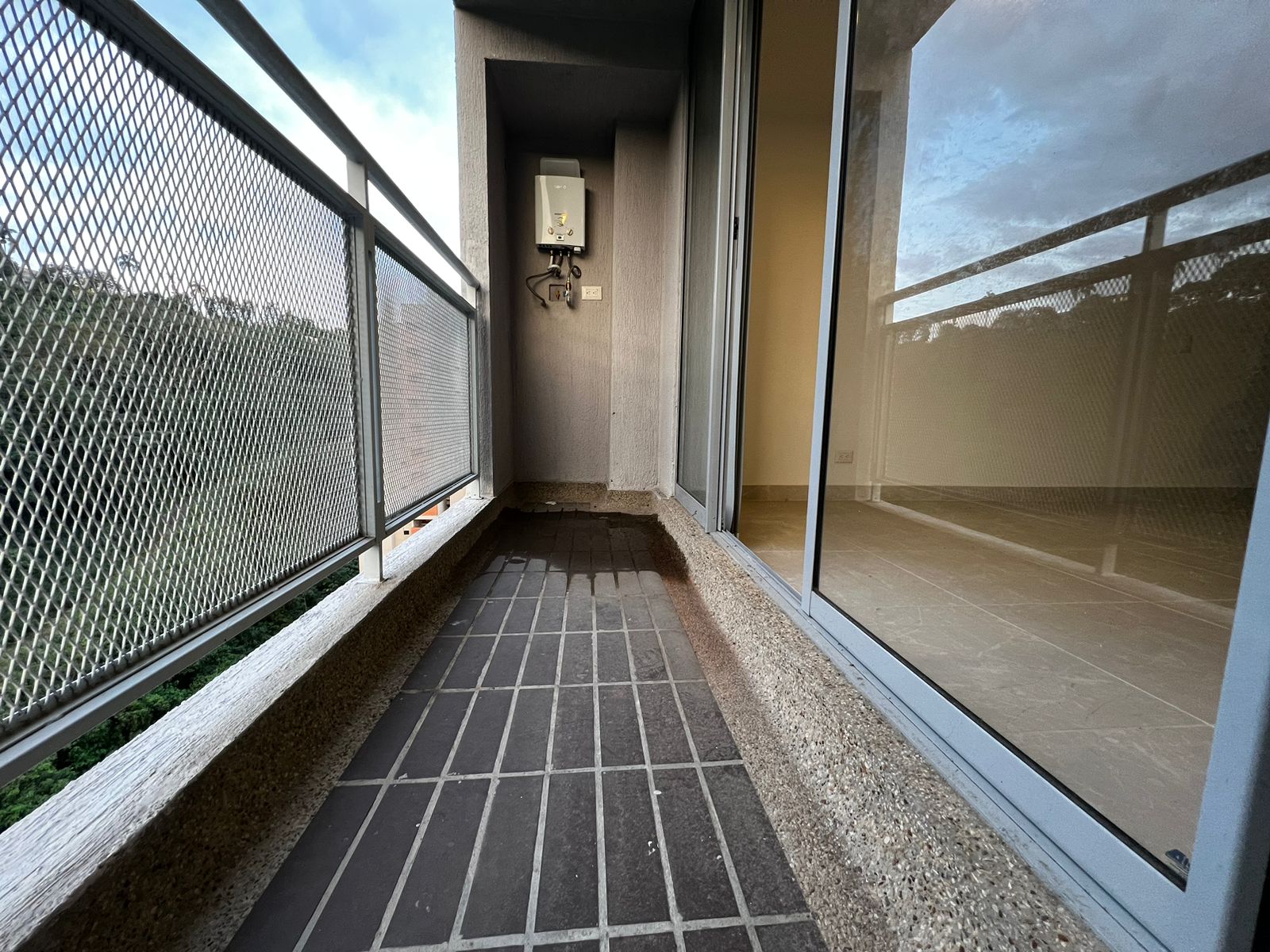 Apartamento en venta en El Poblado Ii Etapa, Pereira · foto 2 de 24