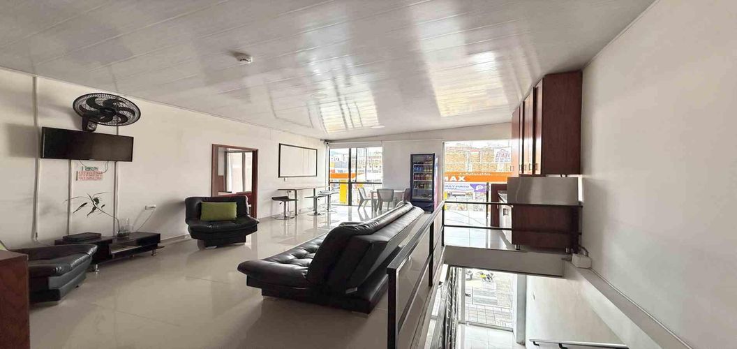 Local en venta en Sector Plaza De Bolivar, Pereira, 700 m² · foto 3 de 7