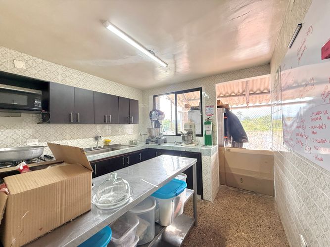 Casa de 6 alcobas en venta en Tribunas Corcega, Pereira, 353 m² · foto 13 de 24