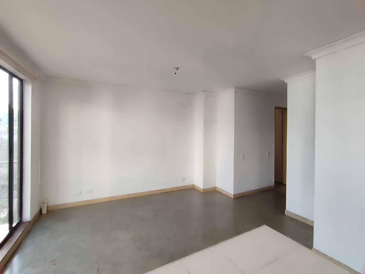 Apartamento en venta en Pinares, Pereira · foto 3 de 24