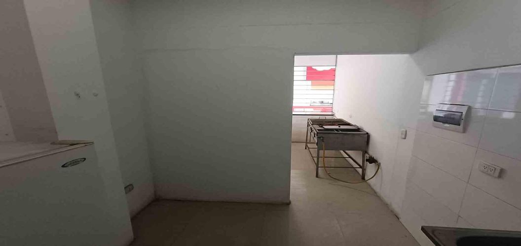 Local en arriendo en Bosques De Pinares, Armenia, 14 m² · foto 3 de 16