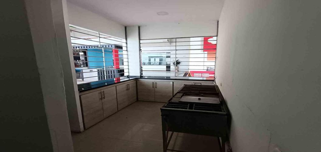 Local en arriendo en Bosques De Pinares, Armenia, 14 m² · foto 4 de 16
