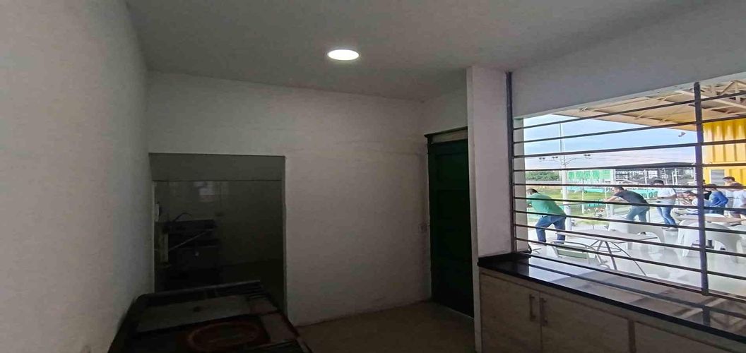 Local en arriendo en Bosques De Pinares, Armenia, 14 m² · foto 9 de 16