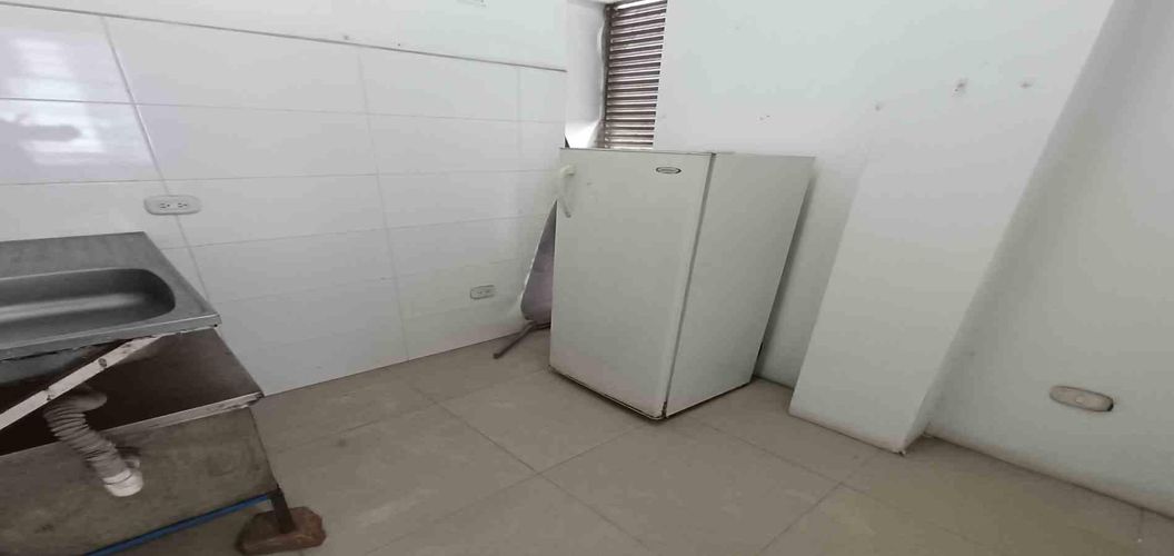 Local en arriendo en Bosques De Pinares, Armenia, 14 m² · foto 14 de 16
