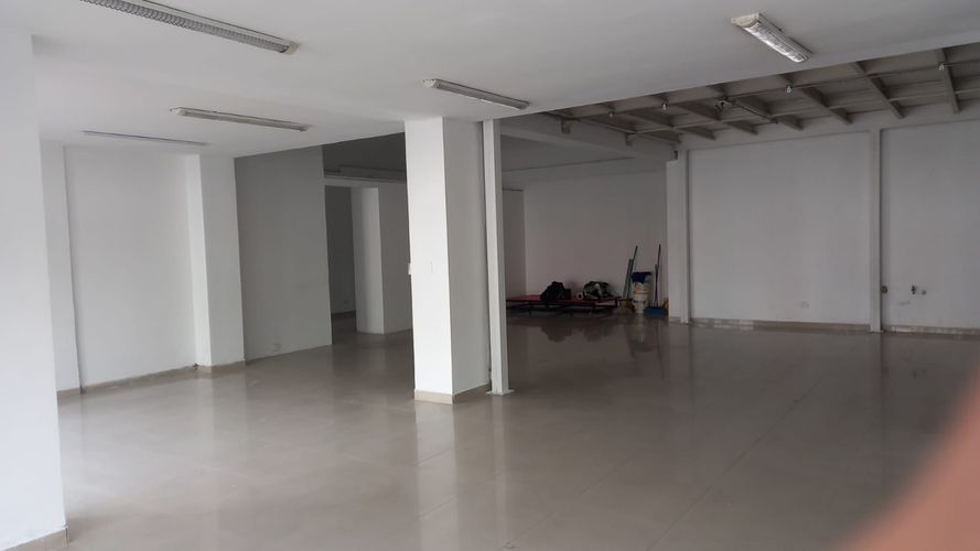 Casa en venta en Zona Industrial La Popa, Dosquebradas, 200 m² · foto 4 de 6