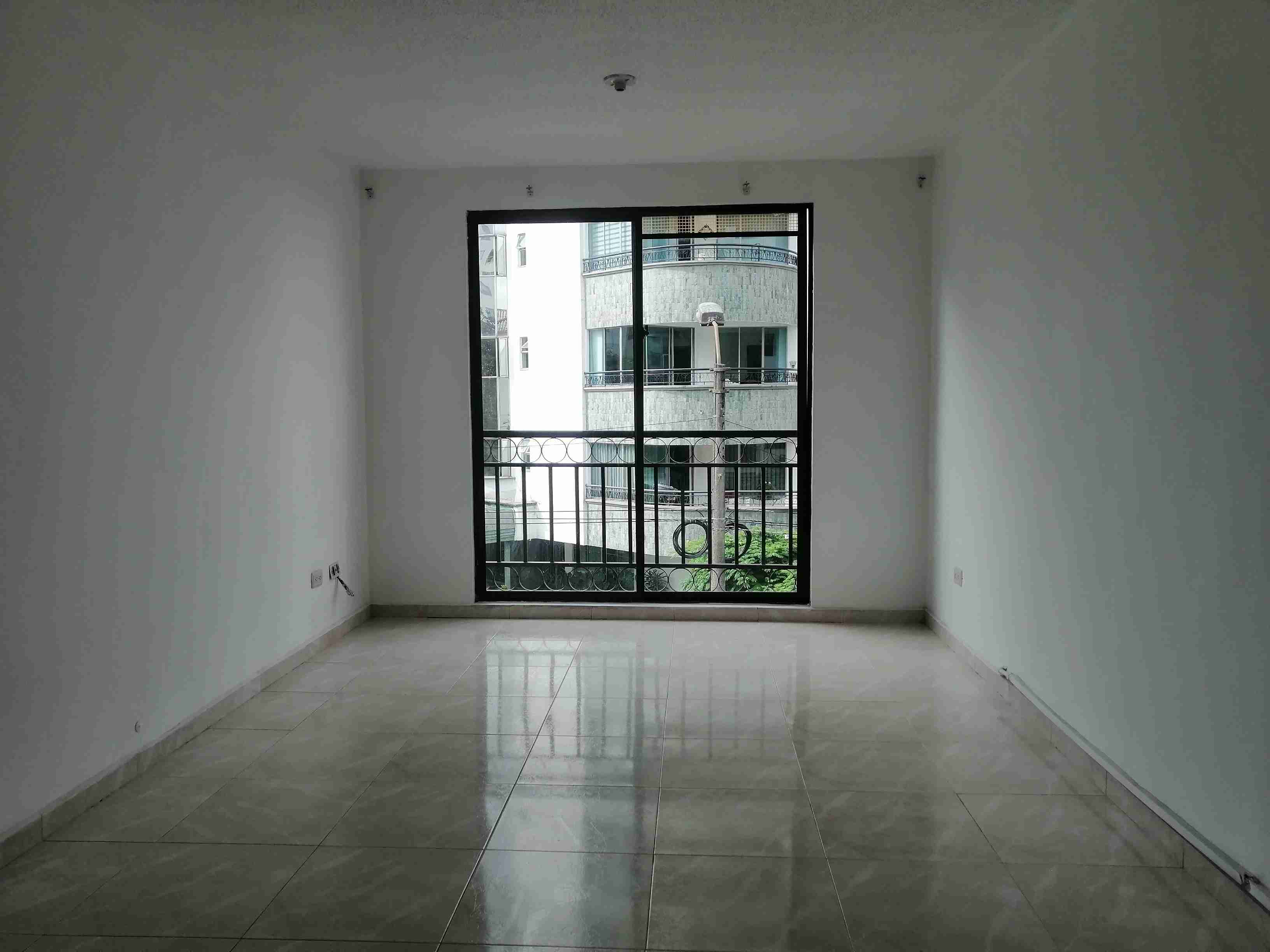 Apartamento en venta en Pinares, Pereira · foto 3 de 22