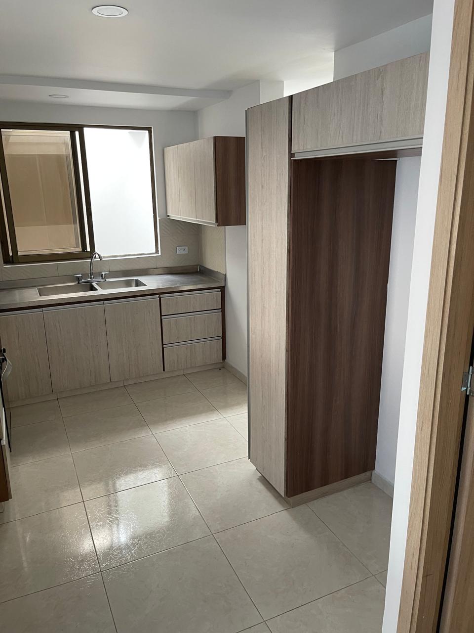 Casa en venta en Berlin, Pereira · foto 4 de 19