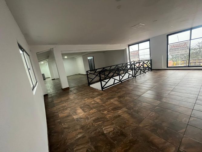 Local en arriendo en Milan, Manizales, 100 m² · foto 2 de 12
