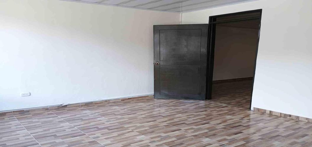 Casa de 7 alcobas en venta en La Cabaña, Armenia, 248 m² · foto 16 de 24