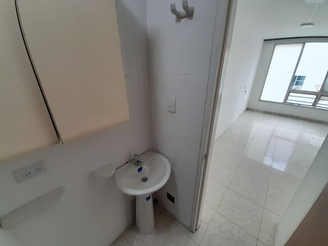 Oficina en arriendo en Central, Pereira, 18 m² · foto 6 de 16
