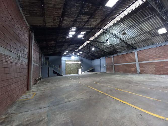 Bodega en venta en Liborio, Manizales, 430 m² · foto 2 de 24