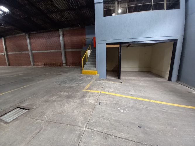Bodega en venta en Liborio, Manizales, 430 m² · foto 8 de 24