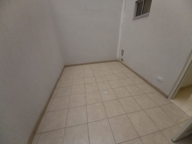 Local en venta en Los Alcazares, Manizales, 41 m² · foto 2 de 9